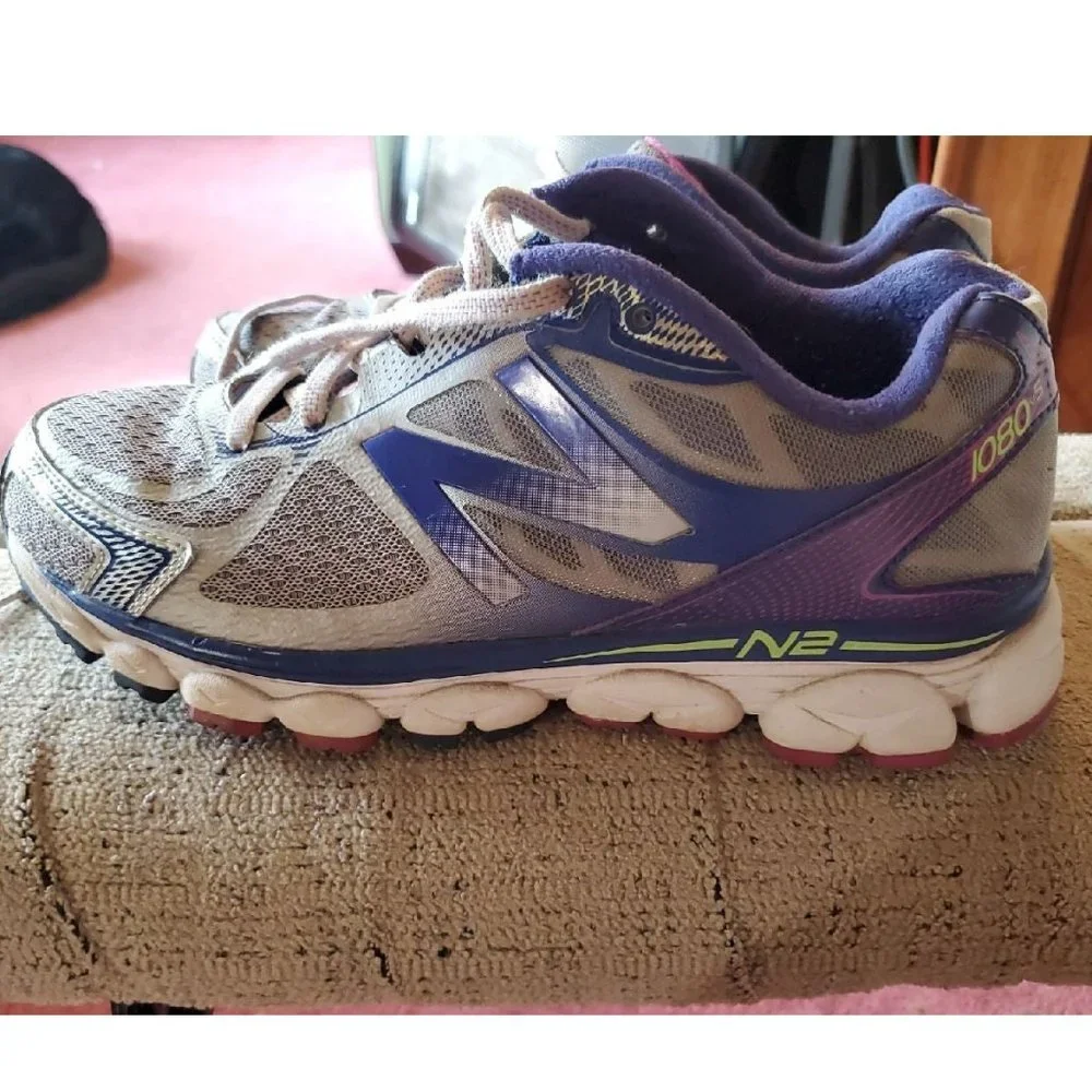 New Balance 1080v5 Women's Running Shoes Sz 6.5 Purple/Silver Asym Counter